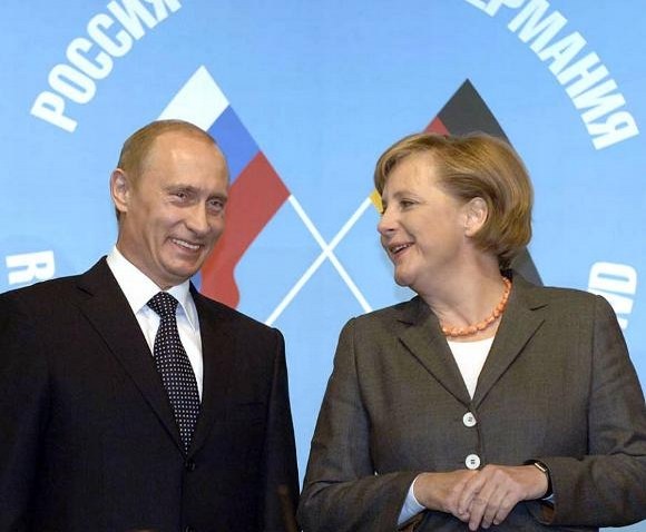 Merkel-Putin Meeting Underscores Transformed German-Russian Relationship