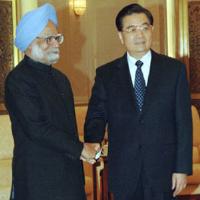 China-India Summit Shows Improving Relations, but ‘Trust Deficit’ Persists