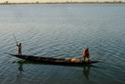 Fishermen on the Niger River, Mali, Jan. 4, 2007 (photo by Flickr user Carsten ten Brink licensed under the Attribution-NonCommercial-ShareAlike 2.0 Generic license).