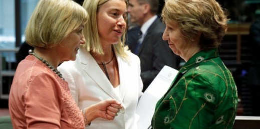 EU foreign policy chief Catherine Ashton talks with Italian Foreign Minister Federica Mogherini and Croatian Foreign Minister Vesna Pusic during an EU foreign ministers meeting in Brussels, Belgium, July 22, 2014 (AP photo by Yves Logghe).