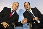 Israeli Prime Minister Benjamin Netanyahu confers with French President Francois Hollande during a visit to a French-Israeli technology innovation summit in Tel Aviv, Israel, Nov. 19, 2013 (AP photo by Jack Guez).