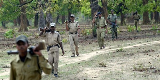 Indian paramilitary soldiers patrol a area having a presence of Naxalites, at Dantewada district, Chattisgarh, India, April 17, 2007 (AP photo by Mustafa Quraishi).