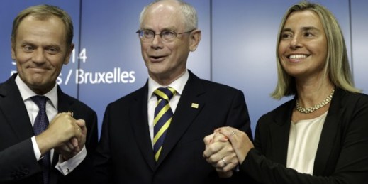 European Council President Herman Van Rompuy, holds the hands of Polish Prime Minister Donald Tusk, left, and Italian Foreign Minister Federica Mogherini, Brussels, Belgium, Aug. 30, 2014 (AP photo by Yves Logghe).
