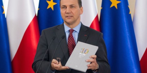 Radoslaw Sikorski at a press conference, April 29, 2014 (photo by Mateusz Wlodarczyk licensed under the Creative Commons Attribution 3.0 Generic license).