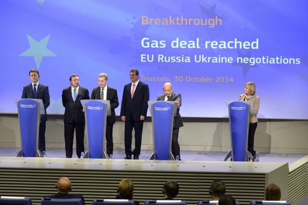 European, Ukrainian and Russian officials announce the agreement of a gas deal, Brussels, Belgium, Oct. 30, 2014 (European Union photo).