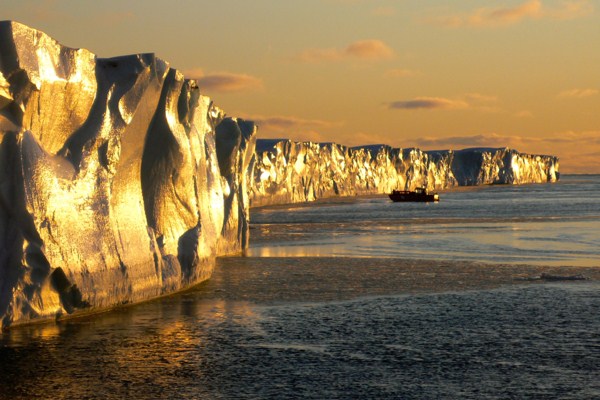 Sunset in the Arctic, Oct. 14, 2011 (photo by Flickr user MarineBugs licensed under the Attribution-NonCommercial-ShareAlike 2.0 Generic license).