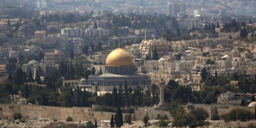 The Dome of the Rock and the al-Aqsa mosque compound, also known as the Temple Mount, in Jerusalem's Old City, Sept. 9, 2013 (AP photo by Sebastian Scheiner).