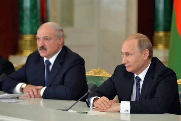 In Ruble Crisis, Belarus Balances Between Russia and the West
