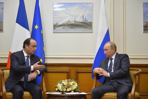 Despite Tougher Policy, France’s Hollande Still Seeks Solid Russia Ties
