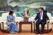 Indian Foreign Minister Sushma Swaraj and Chinese President Xi Jinping hold a meeting at the Great Hall of the People in Beijing, Feb. 2, 2015 (AP photo by Rolex Dela Pena).