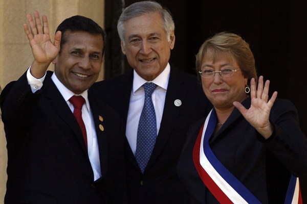Peruvian President Ollanta Humala, Chilean Foreign Minister Heraldo Munoz and Chilean President Michelle Bachelet at the Cerro Castillo presidential residence, in Vina del Mar, Chile, March 11, 2014 (AP photo by Luis Hidalgo).