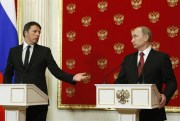 Italian Prime Minister Matteo Renzi and Russian President Vladimir Putin during a news conference after their talks in the Kremlin in Moscow, Russia, March 5, 2015 (AP photo by Sergei Karpukhin).