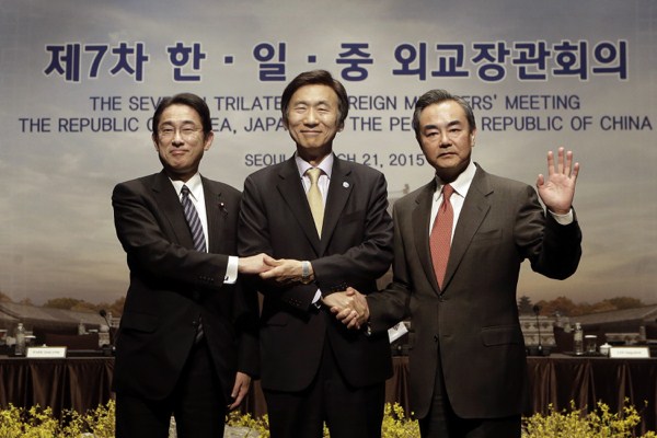 Chinese Foreign Minister Wang Yi, South Korean Foreign Minister Yun Byung-se and Japanese Foreign Minister Fumio Kishida during the 7th trilateral foreign ministers’ meeting, Seoul, South Korea, March 21, 2015 (AP photo by Ahn Young-joon).