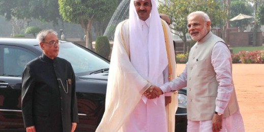 Qatari Emir Sheikh Tamim bin Hamad Al Thani is welcomed by Indian President Pranab Mukherjee and Prime Minister Narendra Modi, New Delhi, India, March 25, 2015 (photo from the website of the Prime Minister of India).