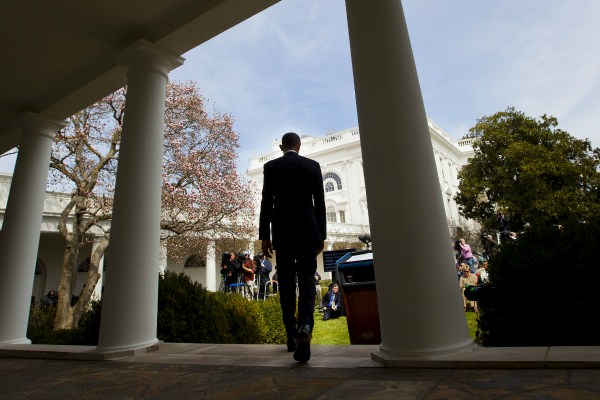 U.S. President Barack Obama walks out to speak in the Rose Garden of the White House about the breakthrough in the Iranian nuclear talks, April 2, 2015 (AP photo by Pablo Martinez Monsivais).