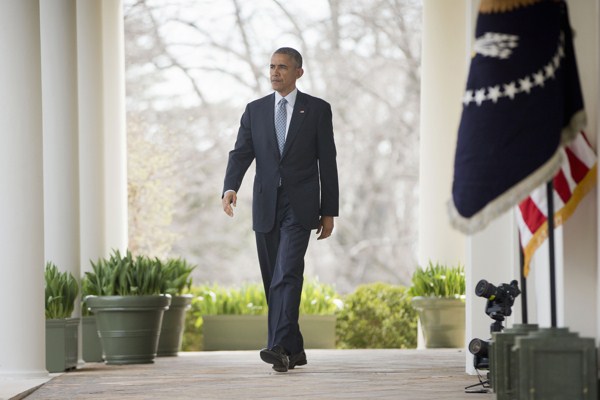 U.S. President Barack Obama walks to the Rose Garden of the White House in Washington, to speak about the breakthrough in the Iranian nuclear talks, April 2, 2015 (AP photo by Pablo Martinez Monsivais).