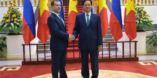 Russian Prime Minister Dmitry Medvedev meets with Vietnamese Prime Minister Nguyen Tan Dung, Hanoi, Vietnam, April 7, 2015 (photo from the website of the government of the Russian Federation).