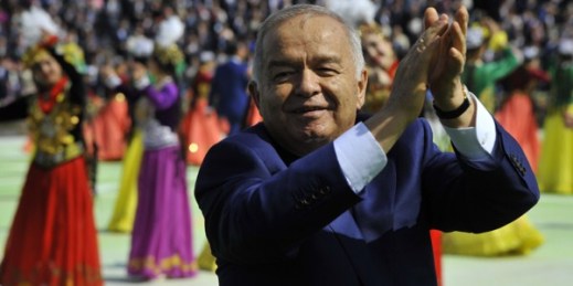 Uzbek President Islam Karimov greets people during the festivities marking the Navruz holiday, Tashkent, Uzbekistan, March 21, 2015 (AP photo).