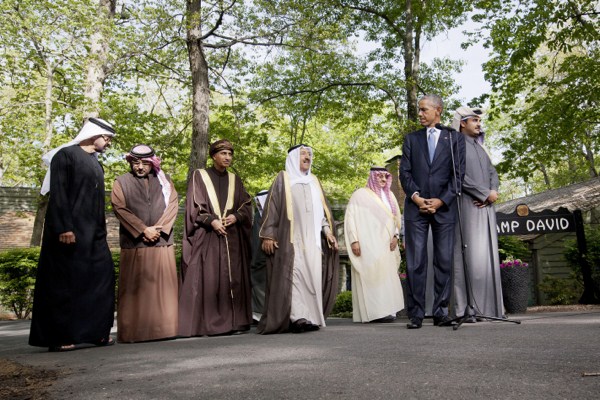 U.S. President Barack Obama with officials from the UAE, Bahrain, Oman, Kuwait, Saudi Arabia and Qatar, Camp David, Maryland, May 14, 2015 (AP photo by Pablo Martinez Monsivais).