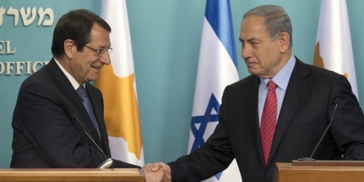 Cypriot President Nicos Anastasiades shakes hands with Israeli Prime Minister Benjamin Netanyahu during their meeting at the Prime Minister's office, Jerusalem, June 15, 2015 (AP photo by Abir Sultan).