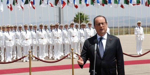 French President Francois Hollande delivers a speech upon his arrival at Houari Boumediene airport in Algiers, Algeria, June 15, 2015 (AP photo by Sidali Djarboub).