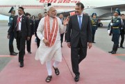 Indian Prime Minister Narendra Modi is received by the Kazakh Prime Minister Karim Massimov, Astana International Airport, Kazakhstan, July 7, 2015 (photo from the office of the Indian Prime Minister).