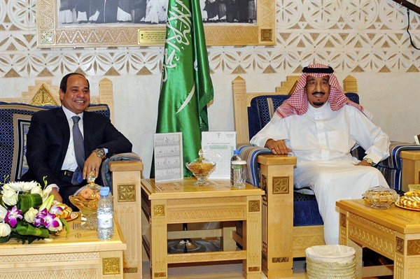 Egyptian President Abdel-Fattah el-Sisi meets with Saudi King Salman, Riyadh, Saudi Arabia, May 2, 2015 (Egyptian Presidency via AP).