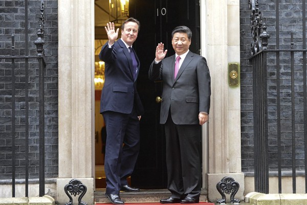 U.K. Prime Minister David Cameron welcomes Chinese President Xi Xinping, London, Oct. 21, 2015 (10 Downing St. photo by Georgina Coupe).