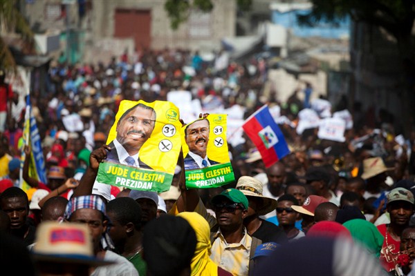 Supporters of opposition presidential candidate Jude Celestin, Port-au-Prince, Haiti, Nov. 11, 2015 (AP photo by Dieu Nalio Chery).