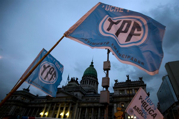 Supporters of an oil nationalization bill outside Congress, Buenos Aires, Argentina, April 25, 2012 (AP photo by Natacha Pisarenko).