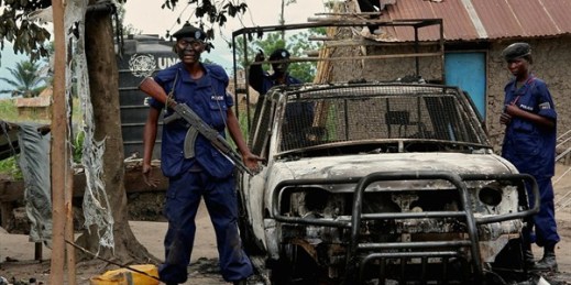 Congolese police following an attack on Kinyandoni, North Kivu, DRC, May 13, 2009 (Photo by Spyros Demetriou).