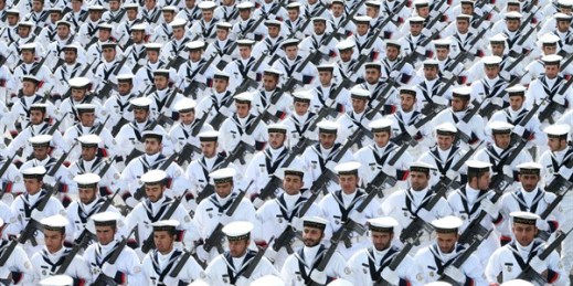 Iranian navy troops march in a parade marking National Army Day outside Tehran, Iran, April 18, 2015 (AP photo by Ebrahim Noroozi).