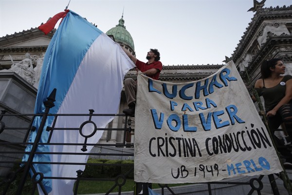 Argentina’s Macri in Swift, Risky Dismantling of Kirchner Legacy