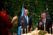 U.S. President Barack Obama and Argentine President Mauricio Macri during the State Dinner at the Centro Cultural Kirchner, Buenos Aires, March 23, 2016 (AP photo by Pablo Martinez Monsivais).