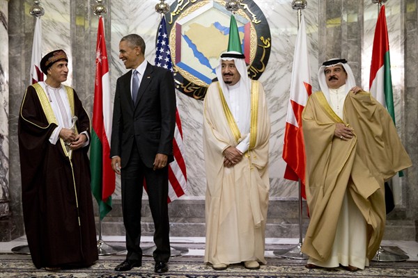 Oman's deputy prime minister, Fahd bin Mahmoud al-Said, President Barack Obama, Saudi Arabia's King Salman, Bahrain's King Hamad bin Isa al Khalifa at the GCC Summit, Riyadh, Saudi Arabia, April 21, 2016 (AP photo by Carolyn Kaster).