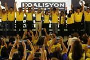 Philippine President Benigno Aquino III, sixth from left, during the announcement of the senatorial slate for the 2016 elections, Quezon city, Philippines Oct. 12, 2015 (AP photo by Aaron Favila).