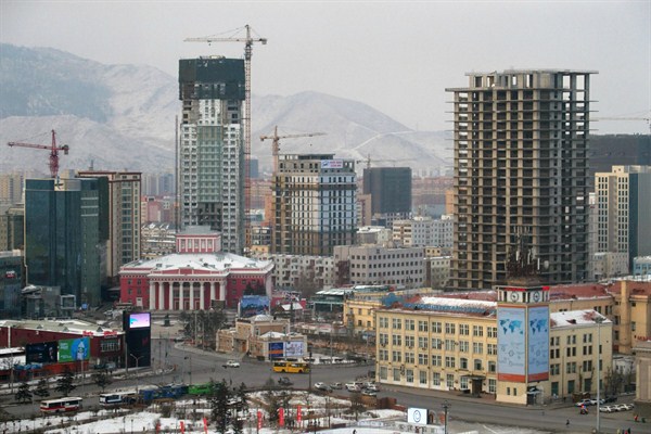 Mongolia, Hit Hard by the Commodities Slump, Wearily Faces Elections