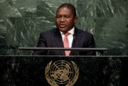 Mozambique's President Filipe Jacinto Nyusi addresses the 70th session of the United Nations General Assembly, New York, Sept. 28, 2015 (AP photo by Richard Drew).