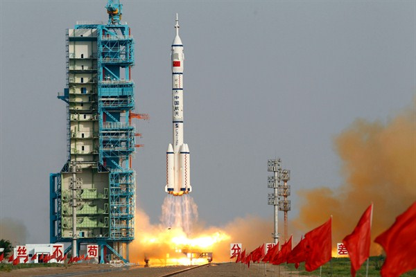 The Shenzhou 9 spacecraft rocket launches from the Jiuquan Satellite Launch Center, Jiuquan, China, June 16, 2012 (AP photo by Ng Han Guan).