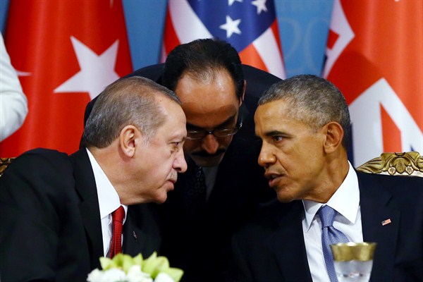 Turkish President Recep Tayyip Erdogan with U.S. President Barack Obama during a session of the G-20 Summit, Antalya, Turkey, Nov. 15, 2015 (AP photo via Anadolu Agency).