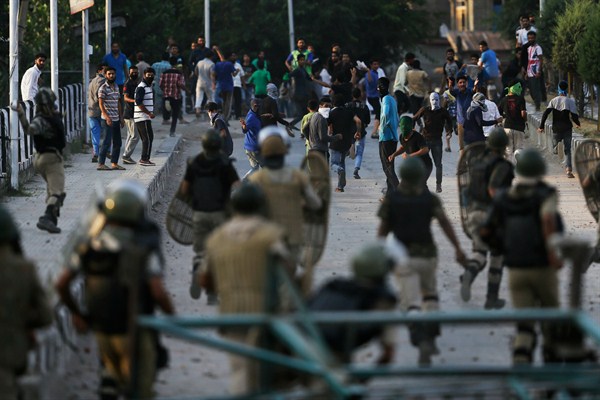 Modi’s Kashmir Conundrum: Promising Development as Violence Intensifies