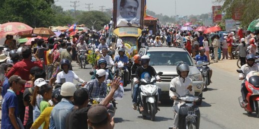 The funeral procession of slain Cambodian government critic Kem Ley, Kandal, west of Phnom Penh, July 24, 2016 (AP photo by Heng Sinith).
