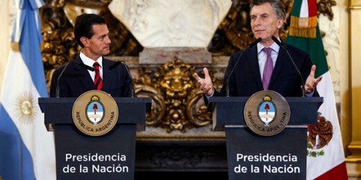 Argentina's president, Mauricio Macri, right, with Mexico's president, Enrique Pena Nieto, at a news conference, Buenos Aires, July 29, 2016 (AP photo by Agustin Marcarian).