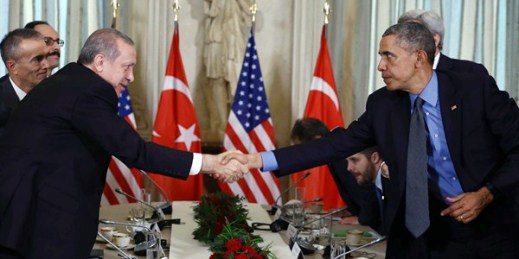 U.S. President Barack Obama shakes hands with Turkish President Recep Tayyip Erdogan after a bilateral meeting, Paris, France, Dec. 1, 2015 (AP photo by Yasin Bulbul).