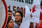Activists chant slogans during a demonstration to condemn the honor killing of model Qandeel Baloch, Islamabad, Pakistan, July 18, 2016. (AP photo by Anjum Naveed).