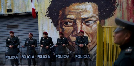 Police near Peru's Congress during President Pedro Pablo Kuczynski's inauguration ceremony, Lima, July 28, 2016 (AP photo by Rodrigo Abd).