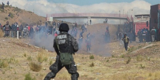 Independent miners clash with the police during protests, Panduro, Bolivia, Aug. 25, 2016 (AP photo by Juan Karita).