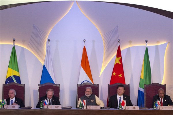 Brazilian President Michel Temer, Russian President Vladimir Putin, Indian Prime Minister Narendra Modi, Chinese President Xi Jinping and South African President Jacob Zuma at the BRICS summit, Goa, India, Oct. 16, 2016 (AP photo by Manish Swarup).