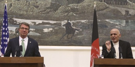 Afghan President Ashraf Ghani and U.S. Secretary of Defense Ash Carter at the Presidential Palace, Kabul, Afghanistan, July 12, 2016 (AP photo by Rahmat Gul).