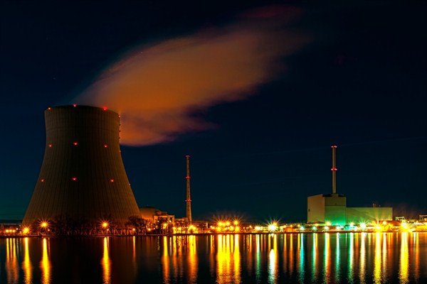 The Isar nuclear power plant, Bavaria, Germany, Nov. 13, 2010 (Photo by Bjoern Schwarz via flickr, CC BY-NC 2.0).